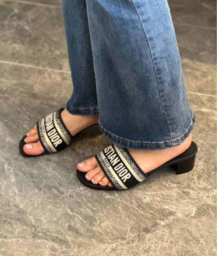 CHRISTIAN DIOR HEELS WITH PLAIN BOX