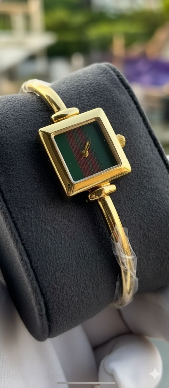 Gucci Luxury Square Dial Bracelet Watch