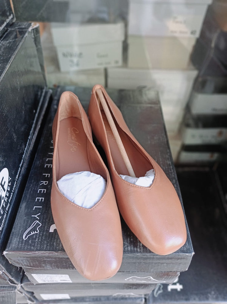 Leather Flats by GlamourlyIndia