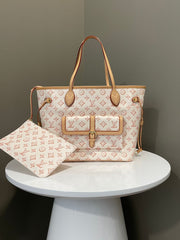 Latest LV Neverfull Tote Bag In Stock