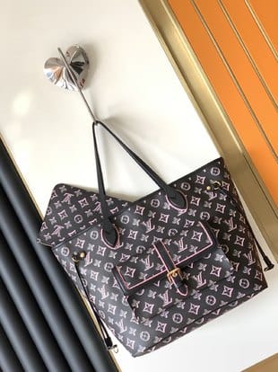 Latest LV Neverfull Tote Bag In Stock