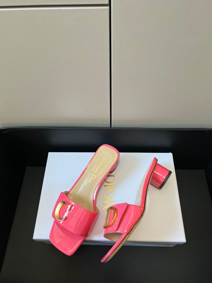 CHRISTIAN DIOR SLIPONS HEELS