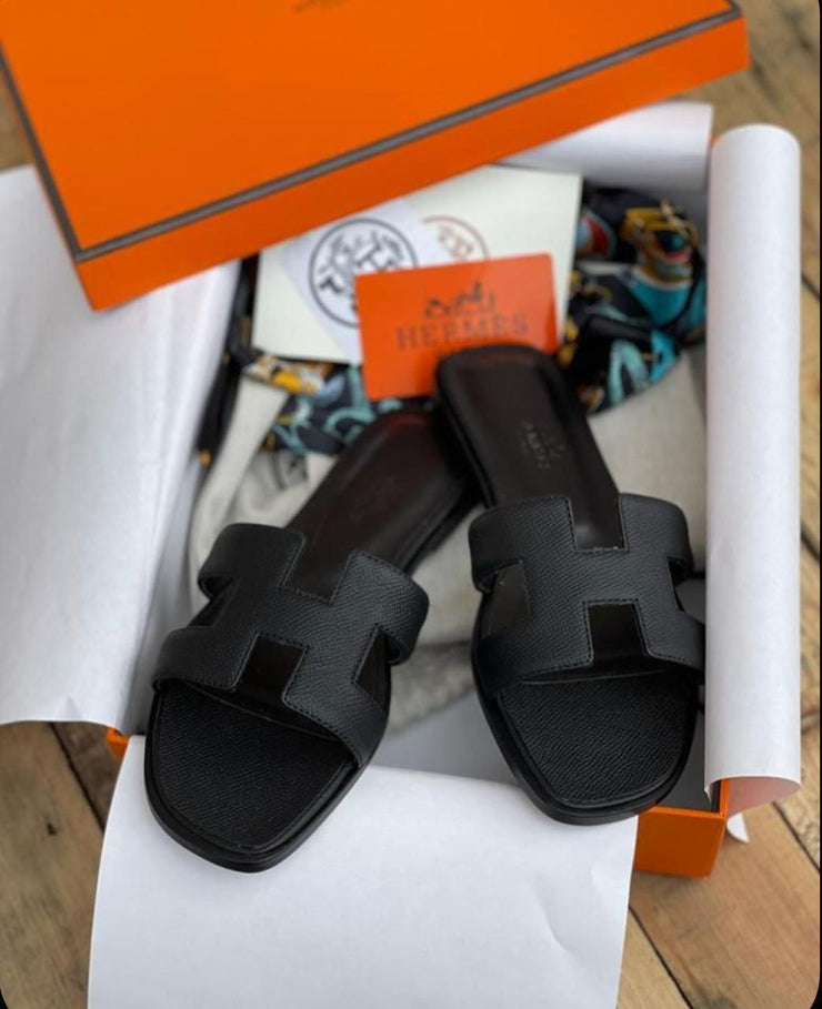 Hermes Oran Flats