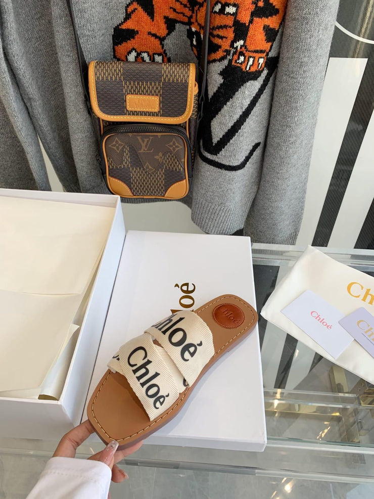 CHLOE WOODY FLATS