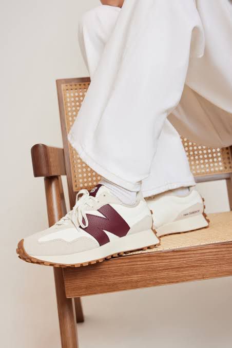 New Balance 327 Moonbeam Maroon❤️