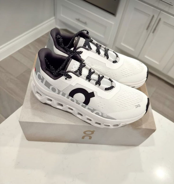 OnCloud Monster White  Black ❤️
