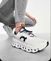 OnCloud Monster White  Black ❤️