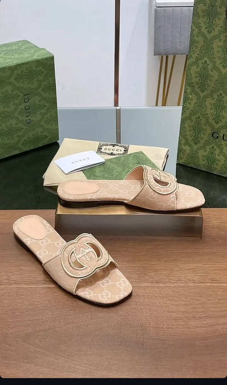 GUCCI Flats With Original box - Beige