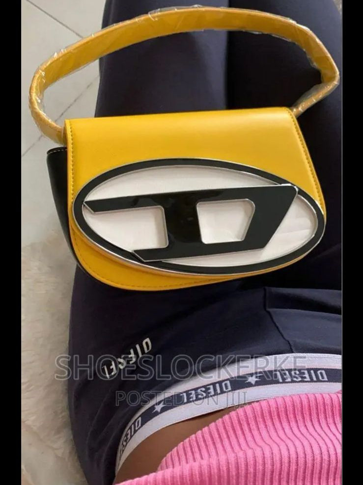 Elegant Evening Crossbody Bag – Women’s Leather Saddle Purse