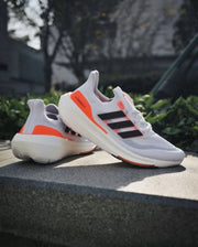 Adidas Ultraboost Light 23