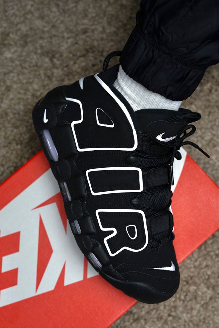 Nike Air More Uptempo black