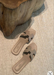 Hermes Oran Flats