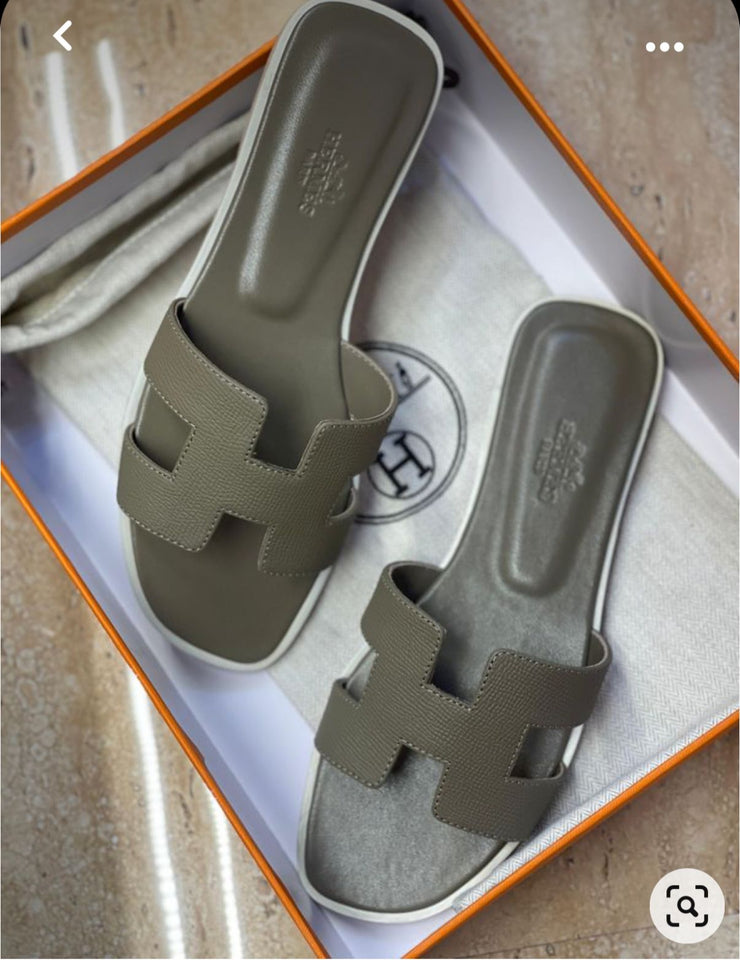 Hermes Oran Flats
