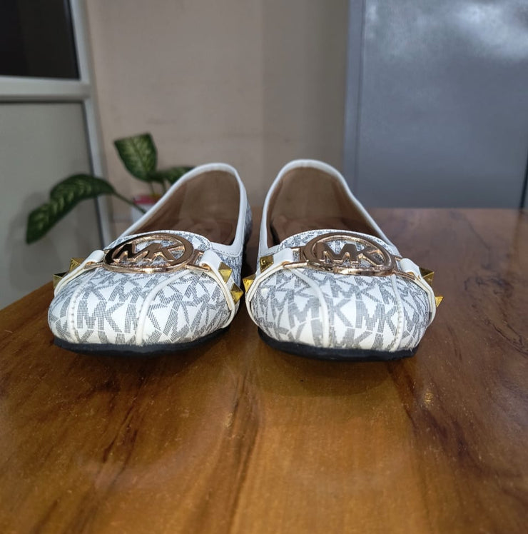 MK Bellarinas