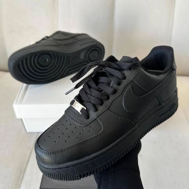 Nike airforce 1 black
